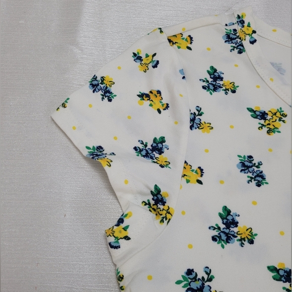 Juniors' Cut-Out Tee, Short Sleeve, White with Daisy Floral Design, JoeBoxer - Picture 4 of 8